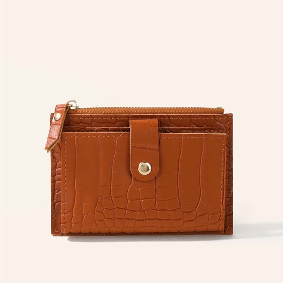 ⚠️Clearance Brown Leather Wallet With Zipper and Card Slots - Picture 1 of 5